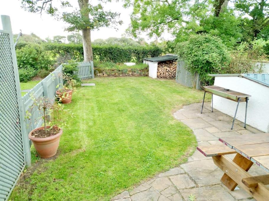 Rhos Y Bel Cottage Angelsey Llangadwaladr  Екстериор снимка