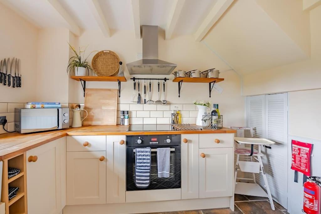 Rhos Y Bel Cottage Angelsey Llangadwaladr  Екстериор снимка
