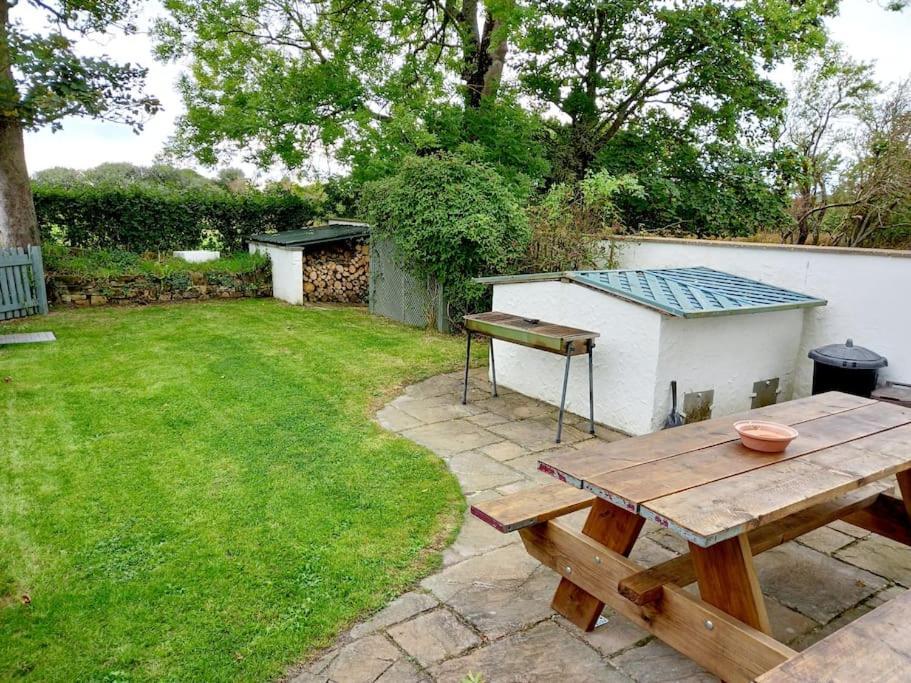 Rhos Y Bel Cottage Angelsey Llangadwaladr  Екстериор снимка